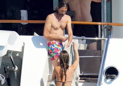 Adrien Brody and Georgina Chapman on a yacht with Natasha Poly during holidays in St-Tropez. 19 Jul 2022 Pictured: Adrien Brody and Georgina Chapman. Photo credit: EliotPress / MEGA TheMegaAgency.com +1 888 505 6342 (Mega Agency TagID: MEGA879387_023.jpg) [Photo via Mega Agency]